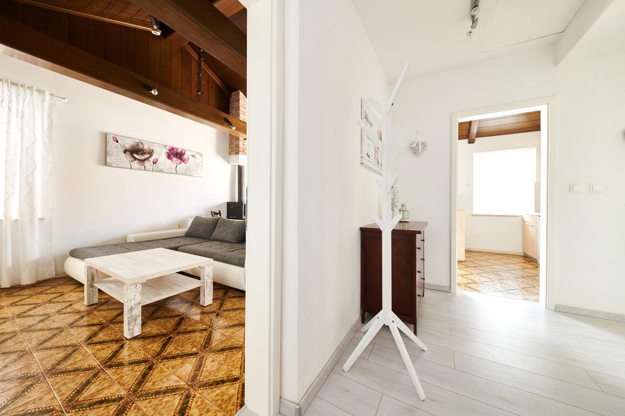 אומאג Apartments Gvarda מראה חיצוני תמונה