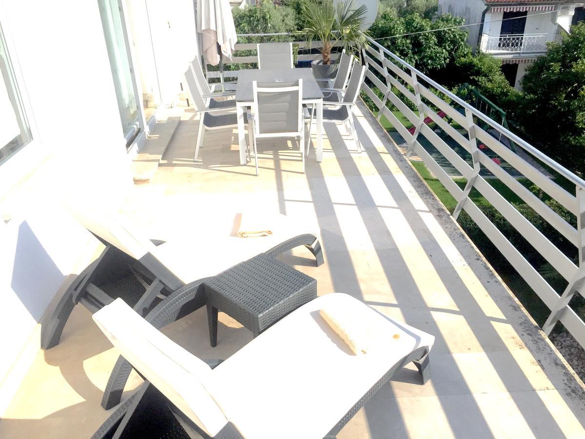אומאג Apartments Gvarda מראה חיצוני תמונה